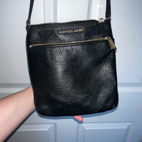Michael Kors Crossbody - Picture 4 of 6